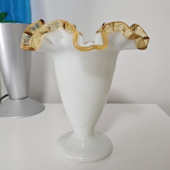 Fenton Glass Amber Crest Ruffle Vase - Picture 4 of 5